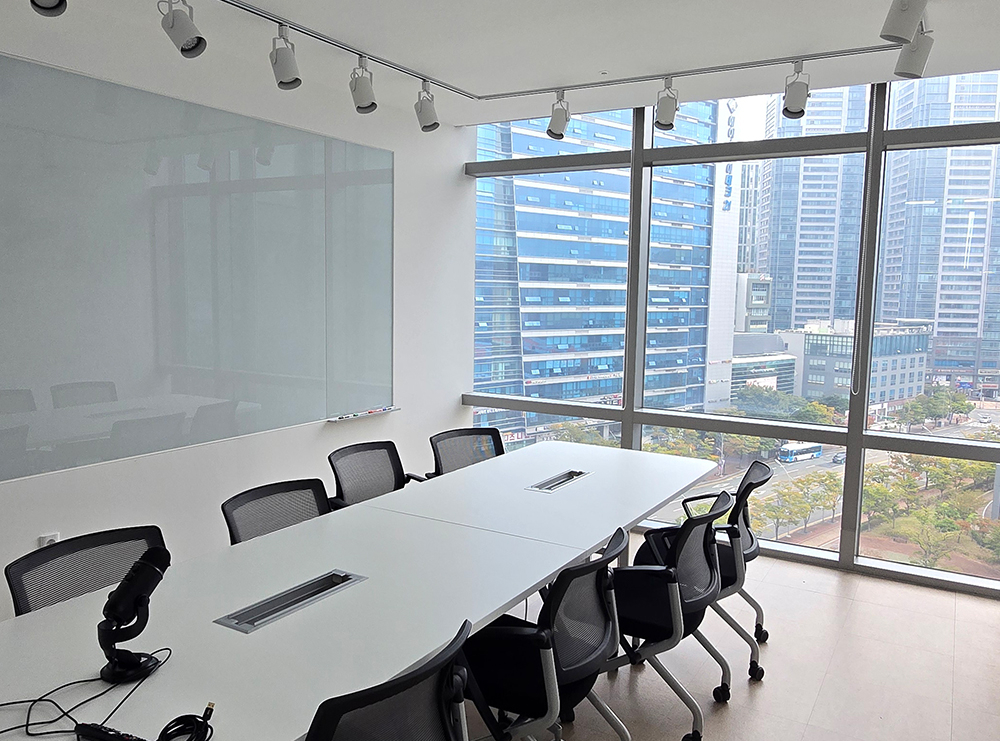 8층 회의실 사진