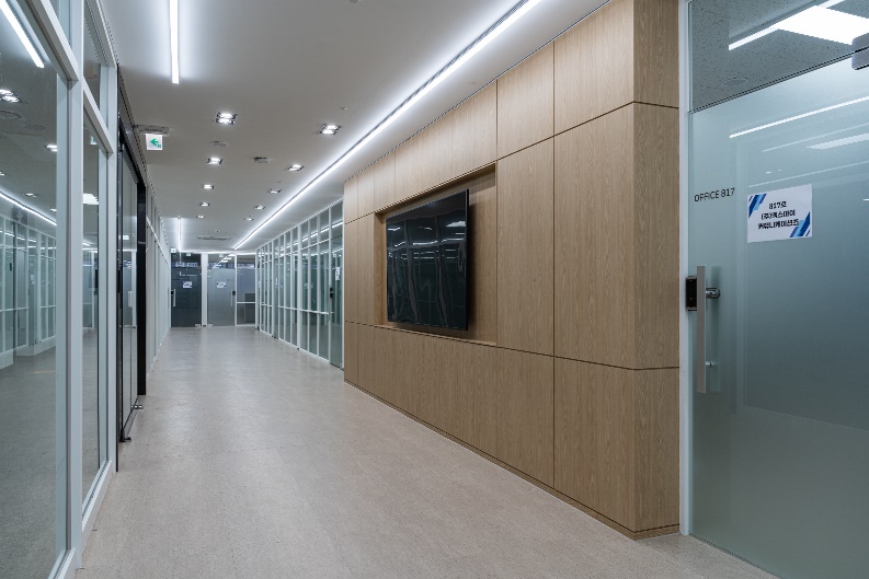 입주지원실 복도